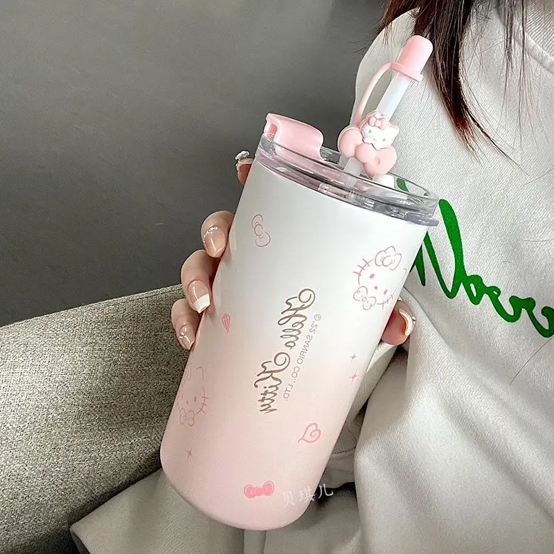 480 мл милый термос, чашка Sanrio, Hello Kitty Y2K, аниме-фигурка, кружка Sippy, Офисная кофейная чашка, портативный, хороший внешний вид, подарок для студенток и девушек
480 мл милый термос, чашка Sanrio, Hello Kitty Y2K, аниме-фигурка, кружка Sippy, Офисная кофейная чашка, портативный, хороший внешний вид, подарок для студенток и девушек