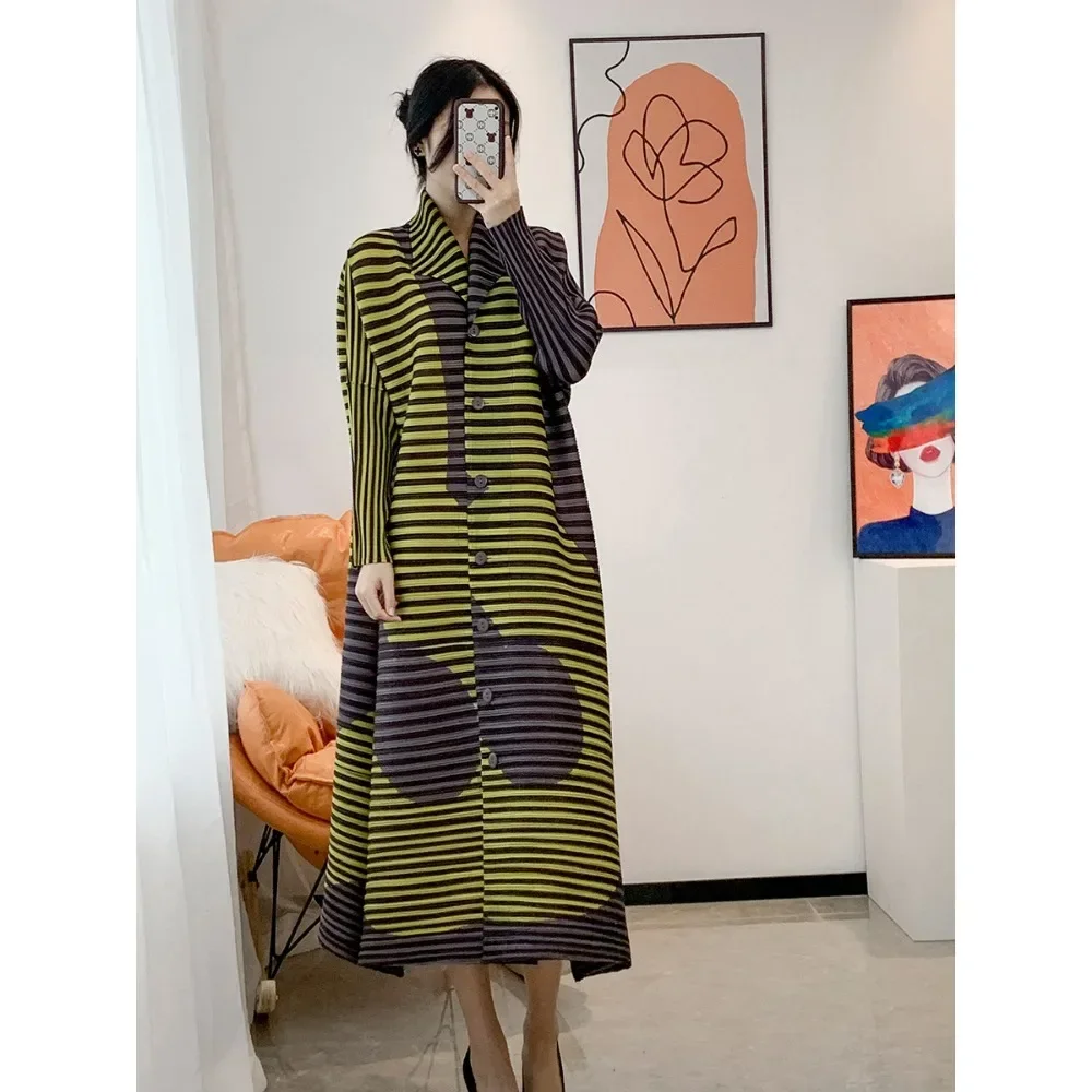 Miyake Pleated Fashion Simple Striped Printed Dress Women's Fall Temperament Slim Buttons Cardigan Lapel Large Size Long Skirt
Miyake Pleated Fashion Simple Striped Printed Dress Women's Fall Temperament Slim Buttons Cardigan Lapel Large Size Long Skirt