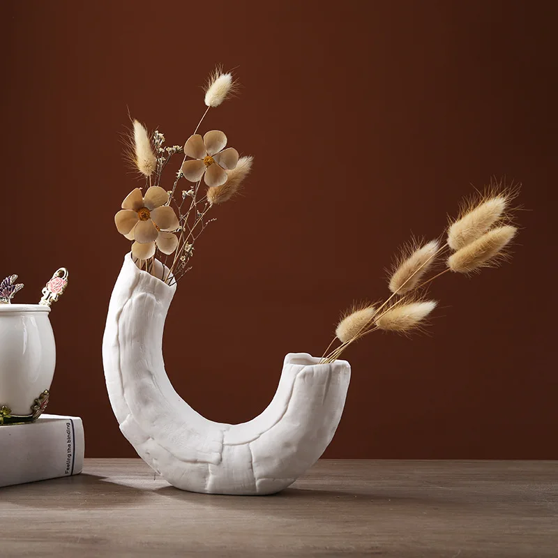 Nordic Creative Geometric Lines Ceramic Vases Flower Arrangement Element White Ceramic Dry Flower Ware Home Furnishi
Nordic Creative Geometric Lines Ceramic Vases Flower Arrangement Element White Ceramic Dry Flower Ware Home Furnishi