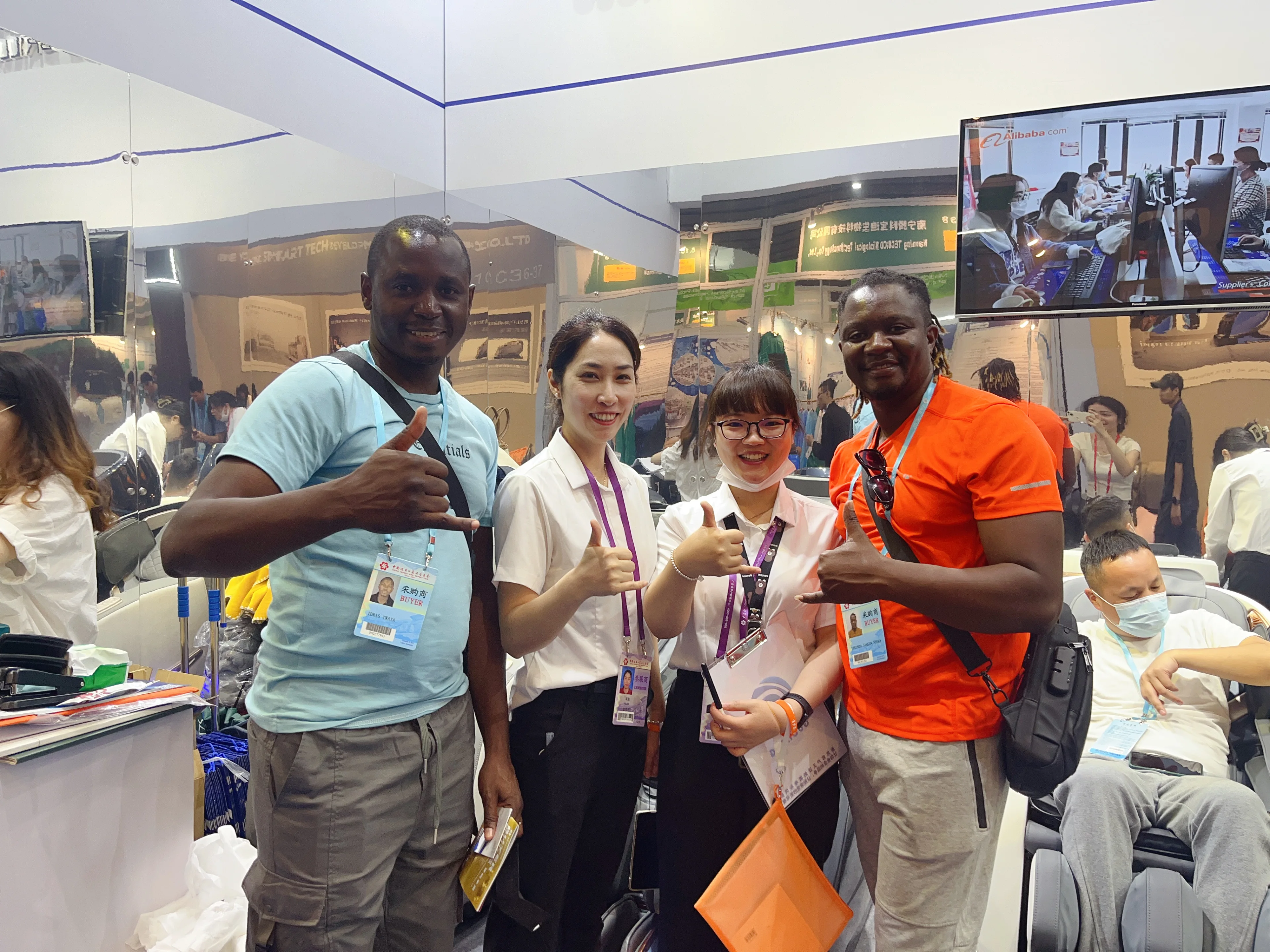 2024 Luxury Shiatsu Zero Gravity Massager Chair SL Track 4D Full Body Massager Chair Touch Massage Chair