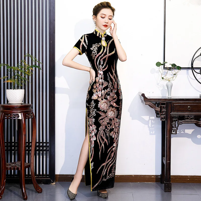 Chinese Style Vintage Slim High Split Qipao Traditional Women Vintage Black Velour Sequins Floral Embroidery Cheongsam
Chinese Style Vintage Slim High Split Qipao Traditional Women Vintage Black Velour Sequins Floral Embroidery Cheongsam