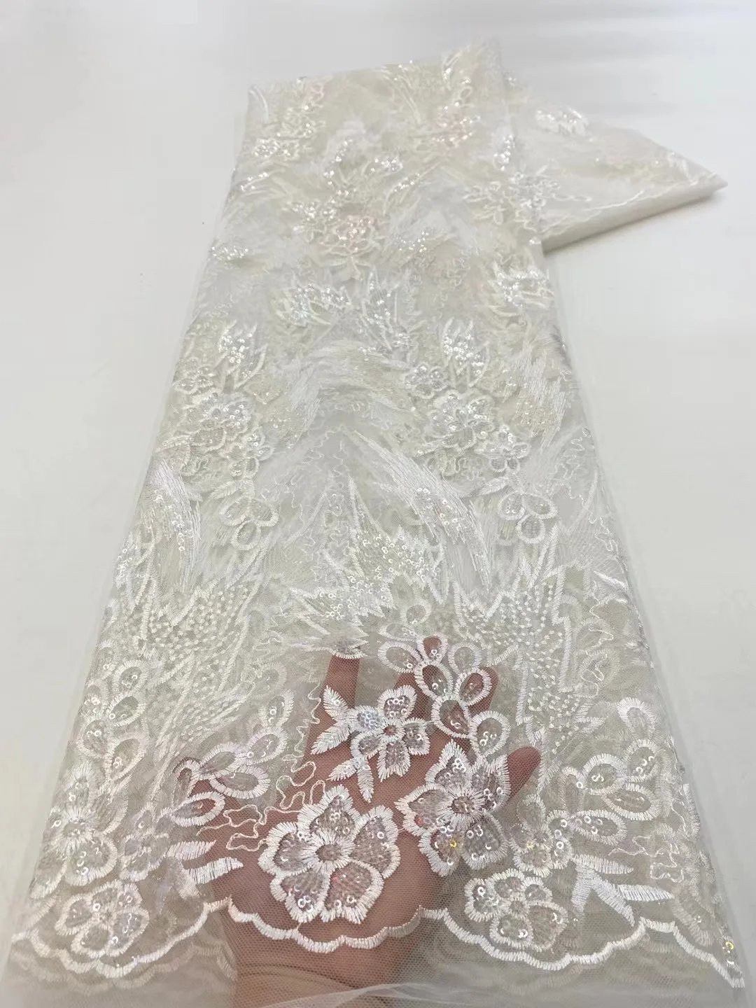 Pure White French Sequence Tulle Lace Fabric 2023 Hight Qualiy Nigeria Sequins Embroidered Fabric For Women Evening Cloth Dress
Pure White French Sequence Tulle Lace Fabric 2023 Hight Qualiy Nigeria Sequins Embroidered Fabric For Women Evening Cloth Dress