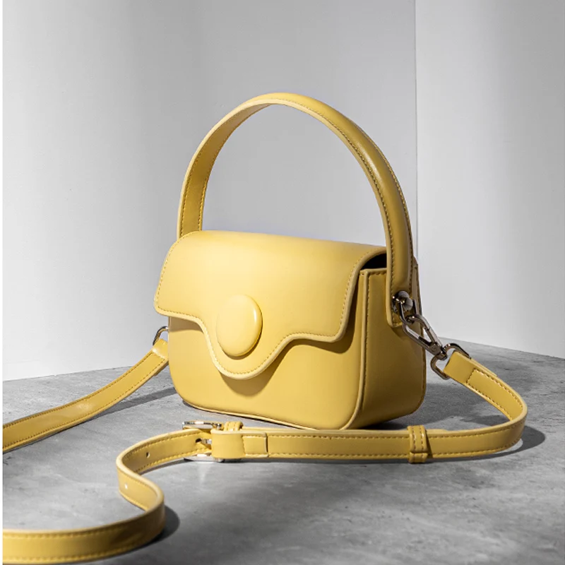 2023 New niche camera bag, small square bag, portable small bag, women's summer crossbody bag, leather leisure bag
2023 New niche camera bag, small square bag, portable small bag, women's summer crossbody bag, leather leisure bag