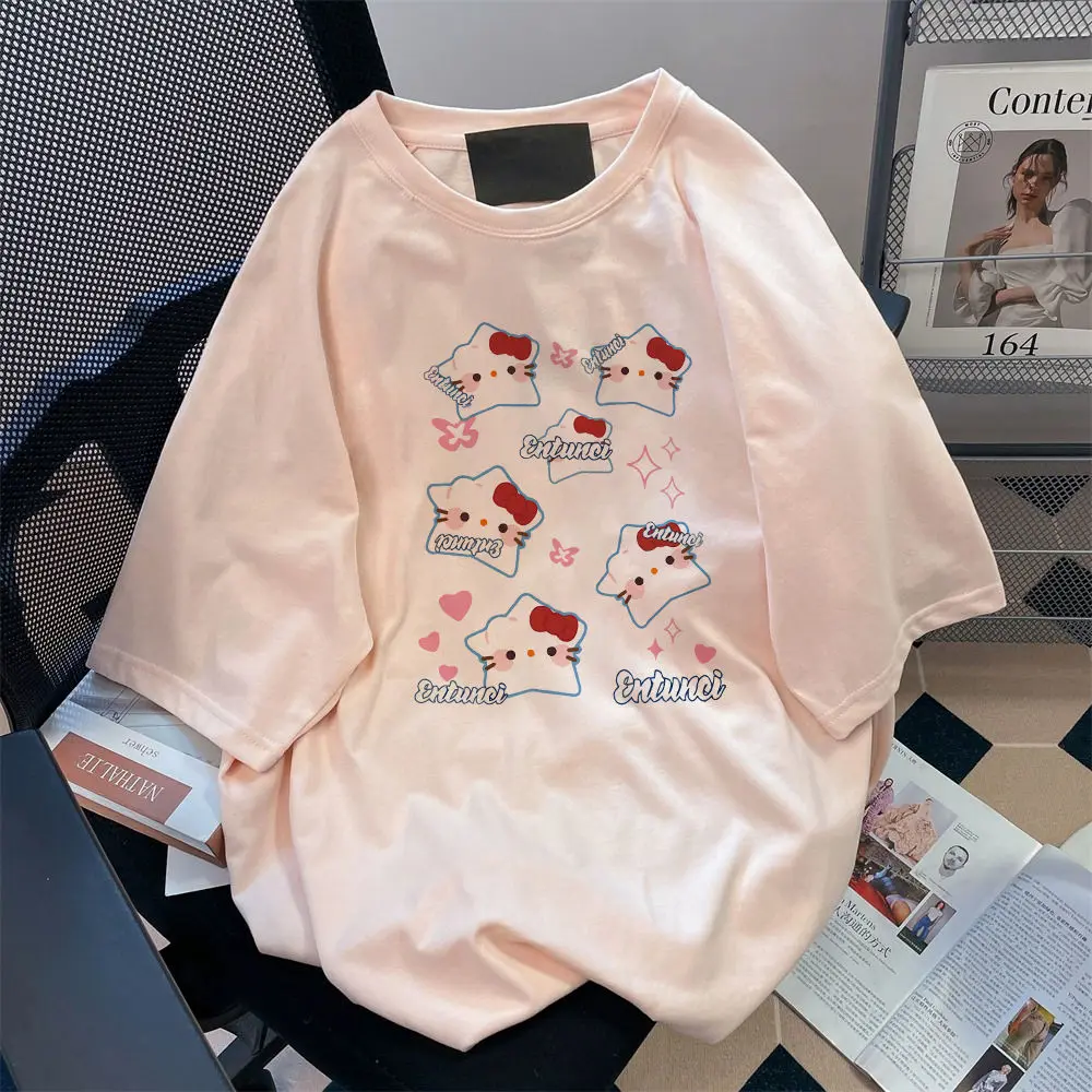 Мультяшная Универсальная женская футболка Hello Kitty, Милая футболка Sanrio, одежда, хлопковые футболки с надписью, индивидуальная графическая футболка с коротким рукавом
Мультяшная Универсальная женская футболка Hello Kitty, Милая футболка Sanrio, одежда, хлопковые футболки с надписью, индивидуальная графическая футболка с коротким рукавом