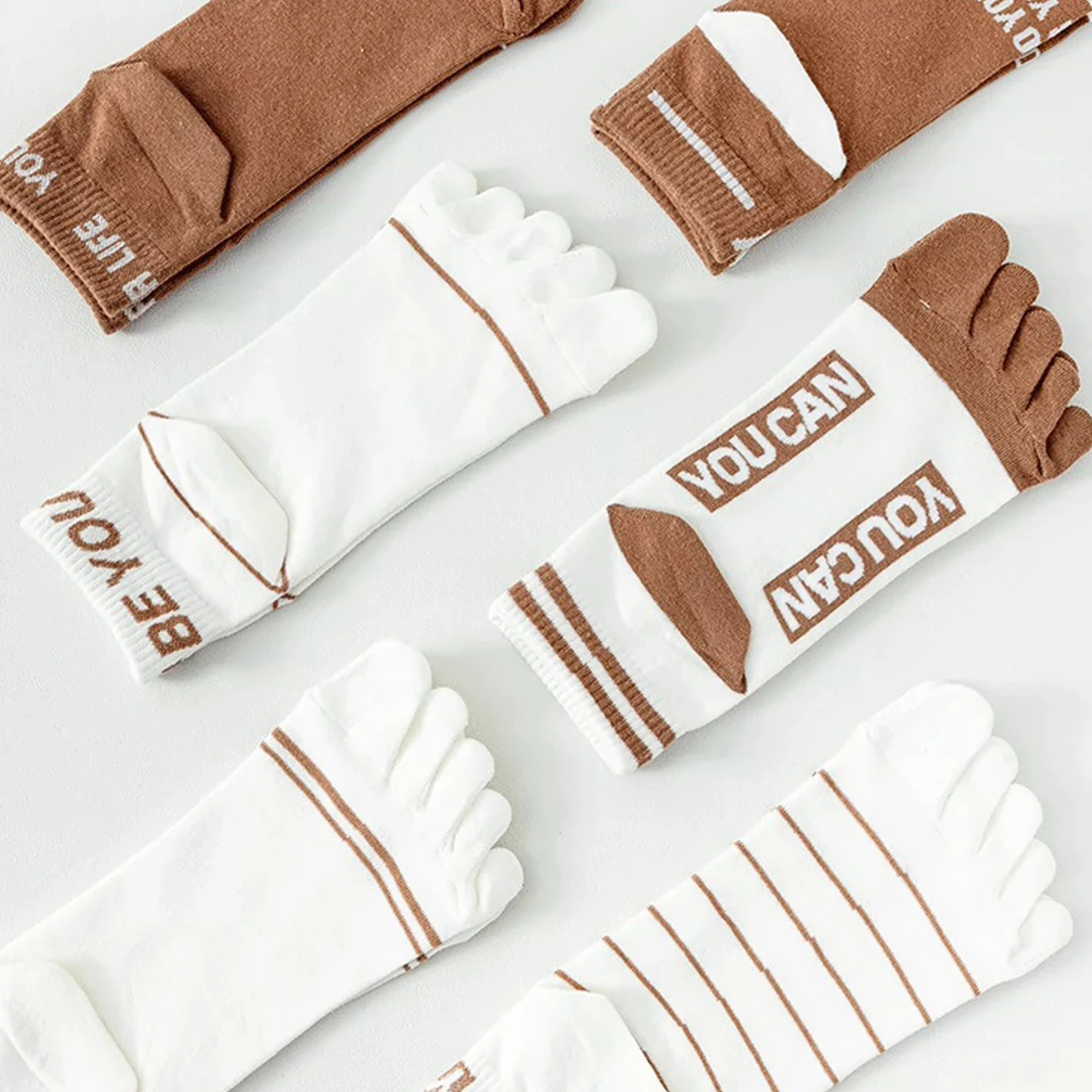 New Five Finger Split Toe White Socks For Men Cotton Breathable Sweat Deodorant Antibacterial Fashion Sport Socks With Toes 2023
New Five Finger Split Toe White Socks For Men Cotton Breathable Sweat Deodorant Antibacterial Fashion Sport Socks With Toes 2023