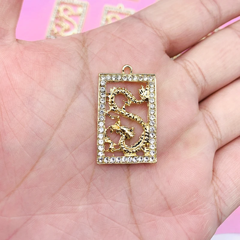 10Pcs 32x19mm High Quality Alloy Dragon Charm Shiny Crystal Border Pendant Necklace For DIY Jewelry Making Accessories Wholesale
10Pcs 32x19mm High Quality Alloy Dragon Charm Shiny Crystal Border Pendant Necklace For DIY Jewelry Making Accessories Wholesale