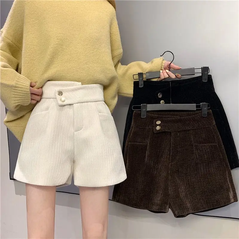 Autumn and winter woolen knickers women's autumn 2023 new high waist slim a word wide leg pants wear shorts outside
Autumn and winter woolen knickers women's autumn 2023 new high waist slim a word wide leg pants wear shorts outside