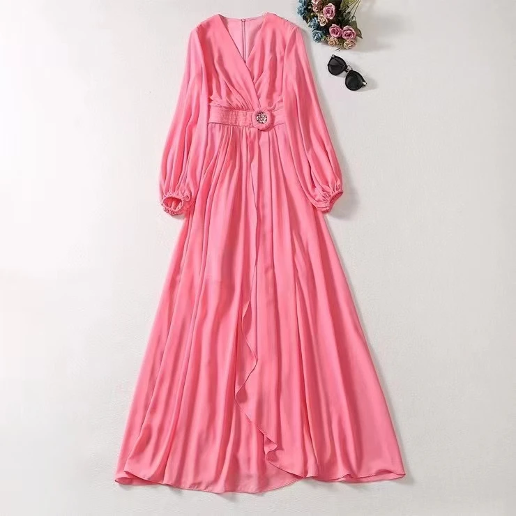 European and American women's clothing 2023 autumn new V-neck Long sleeve lantern sleeve pink waist beads Fashion pleated dress
European and American women's clothing 2023 autumn new V-neck Long sleeve lantern sleeve pink waist beads Fashion pleated dress