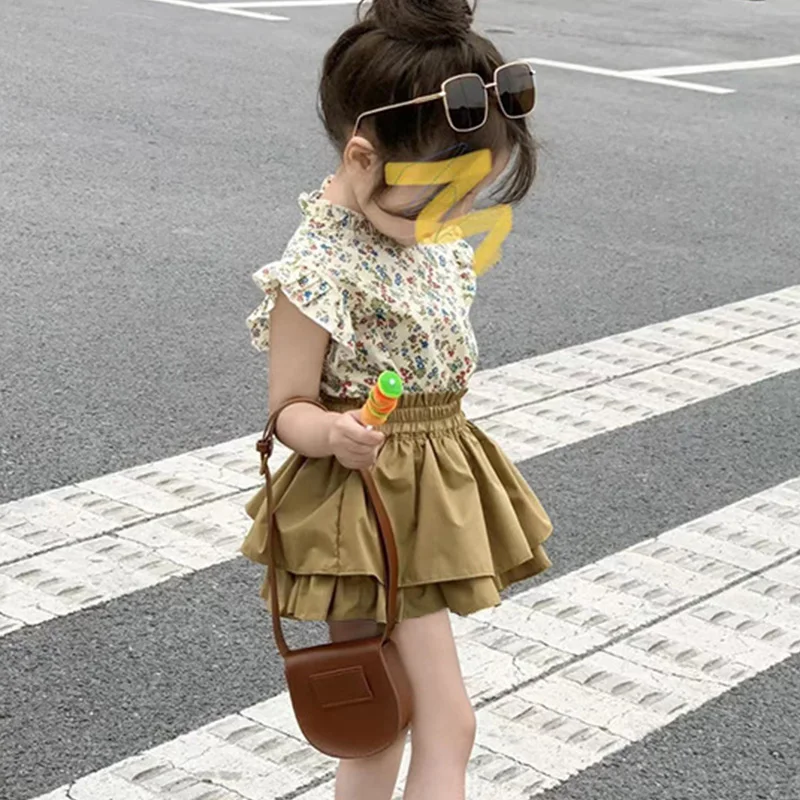 Girls Floral Set 2024 Summer New Korean Version Stand Up Collar Sleeveless Lace Shirt+Cake Skirt Shorts 2pcs Kids Clothing Suit
Girls Floral Set 2024 Summer New Korean Version Stand Up Collar Sleeveless Lace Shirt+Cake Skirt Shorts 2pcs Kids Clothing Suit