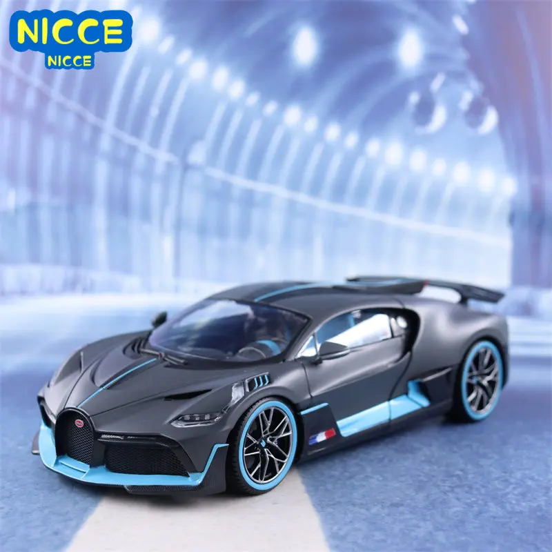 Bburago 1:18 Bugatti Divo Supercar High Simulation Diecast Car Metal Alloy Model Car Children's Toys Collection Gifts B262
Bburago 1:18 Bugatti Divo Supercar High Simulation Diecast Car Metal Alloy Model Car Children's Toys Collection Gifts B262