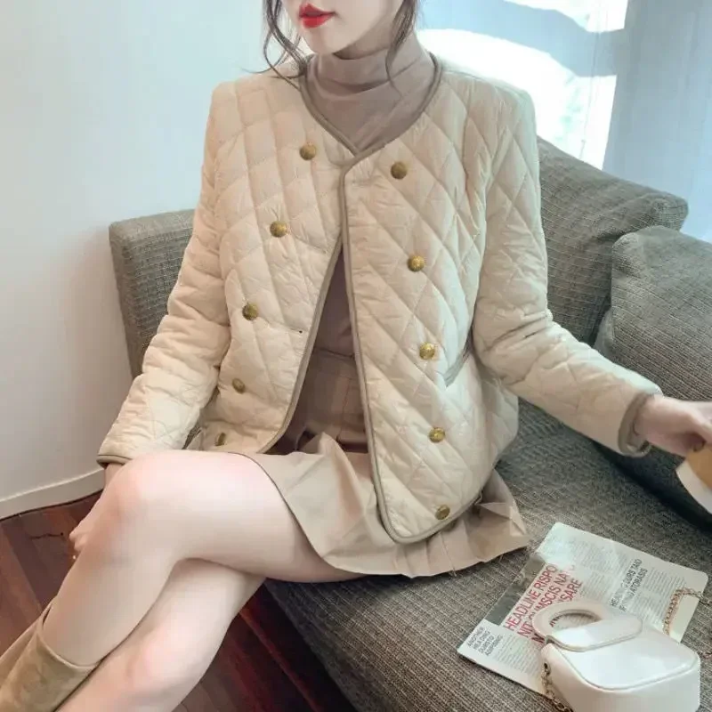 Women's Long-sleeved Warm Cotton Jacket Round Neck Cardigan Diamond Pattern Cotton Jacket Fashionable Commuter Women's Clothing
Women's Long-sleeved Warm Cotton Jacket Round Neck Cardigan Diamond Pattern Cotton Jacket Fashionable Commuter Women's Clothing