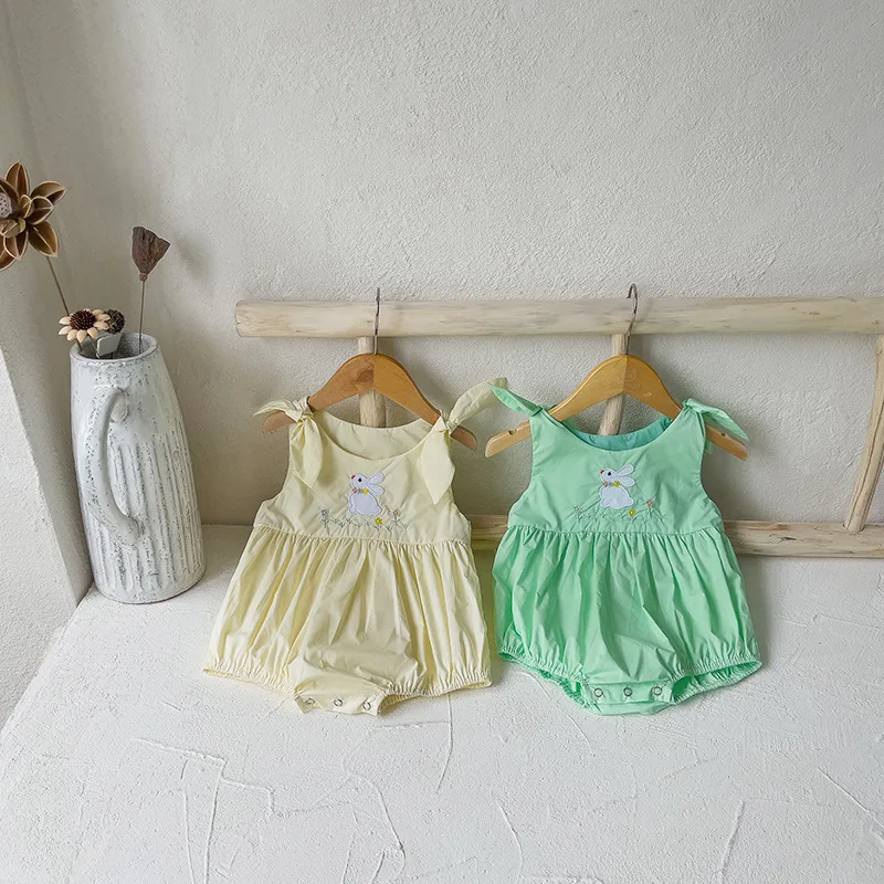 Baby Romper 2023 Summer Embroidered Flower Bow Onesie Casual Simple New Fashionable Sleeveless Sweet Baby Romper
Baby Romper 2023 Summer Embroidered Flower Bow Onesie Casual Simple New Fashionable Sleeveless Sweet Baby Romper