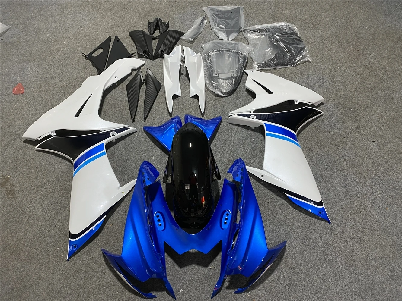Обтекатели для мотоциклов GSXR600 11-21 лет GSXR750 2011 2012 2013 2014 2015 2016 2017 2018 2019 2020 2021 белый обтекатель 
Обтекатели для мотоциклов GSXR600 11-21 лет GSXR750 2011 2012 2013 2014 2015 2016 2017 2018 2019 2020 2021 белый обтекатель