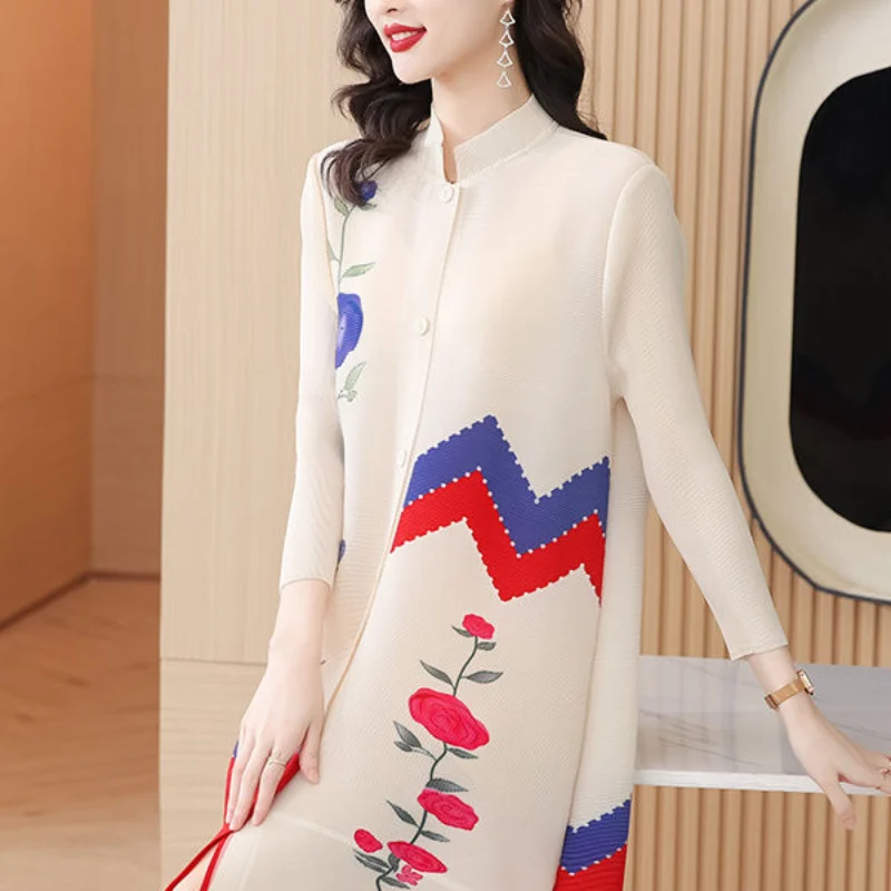 Pleated temperament high-end and exquisite dress female spring and summer fashion print loose fitting shirt dress female tops
Pleated temperament high-end and exquisite dress female spring and summer fashion print loose fitting shirt dress female tops