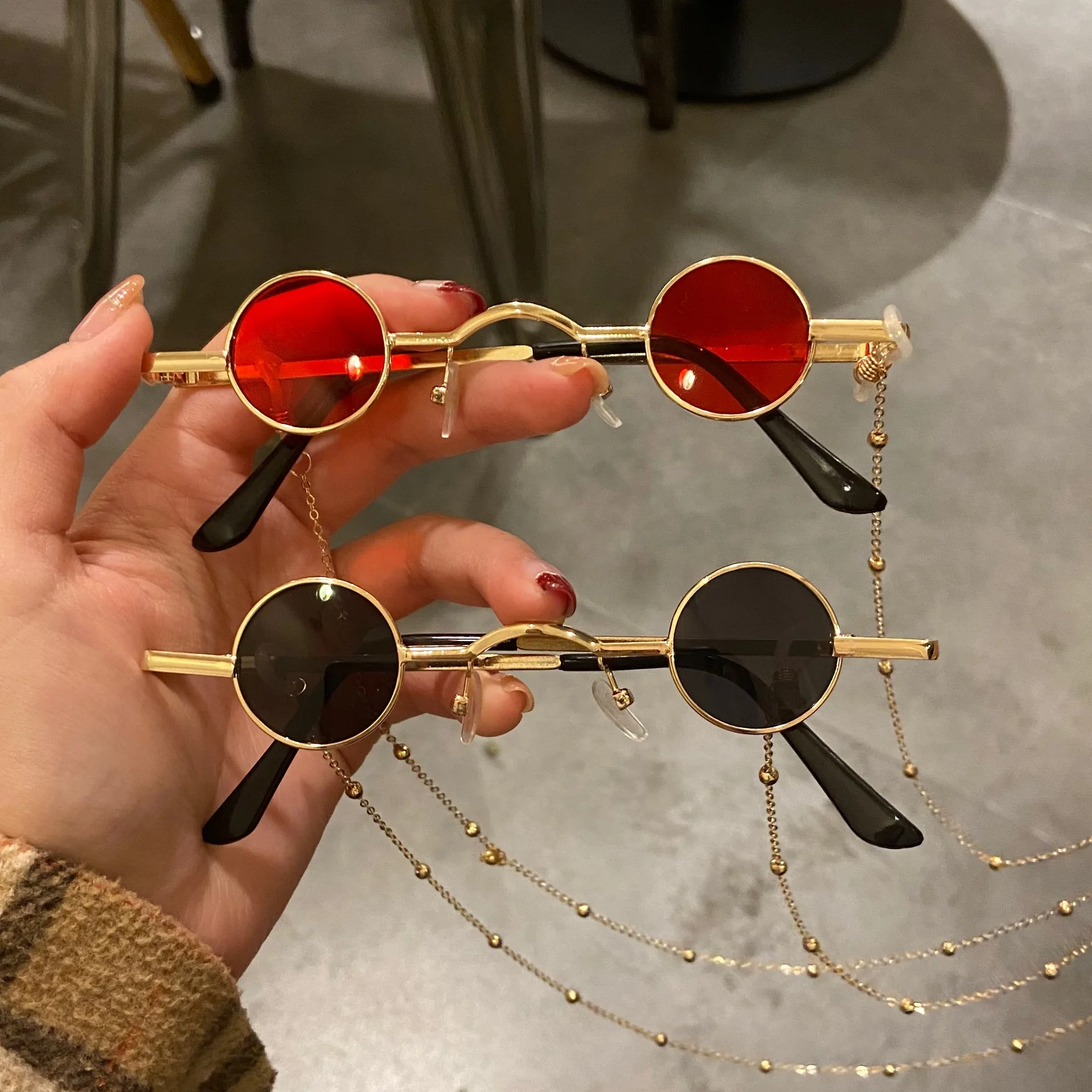 Vintage Round Punk Sunglasses Women Men Retro Brand Designer Sun Glasses Female Super Small Black Round Metal Oculos De Sol
Vintage Round Punk Sunglasses Women Men Retro Brand Designer Sun Glasses Female Super Small Black Round Metal Oculos De Sol