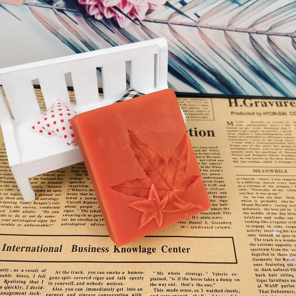 

Maple Tree Leaf Silicone Soap Mold DIY Leaves Soap Form Aromatherapy Gypsum Chocolate Candle Clay Resin Soap Crafts HC0415