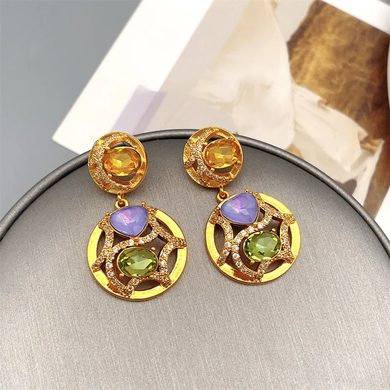 European And American Retro Inlaid Gemstone Exaggerated Irregular Shaped Drop Earrings For Women Fashion Exquisite Earrings
European And American Retro Inlaid Gemstone Exaggerated Irregular Shaped Drop Earrings For Women Fashion Exquisite Earrings