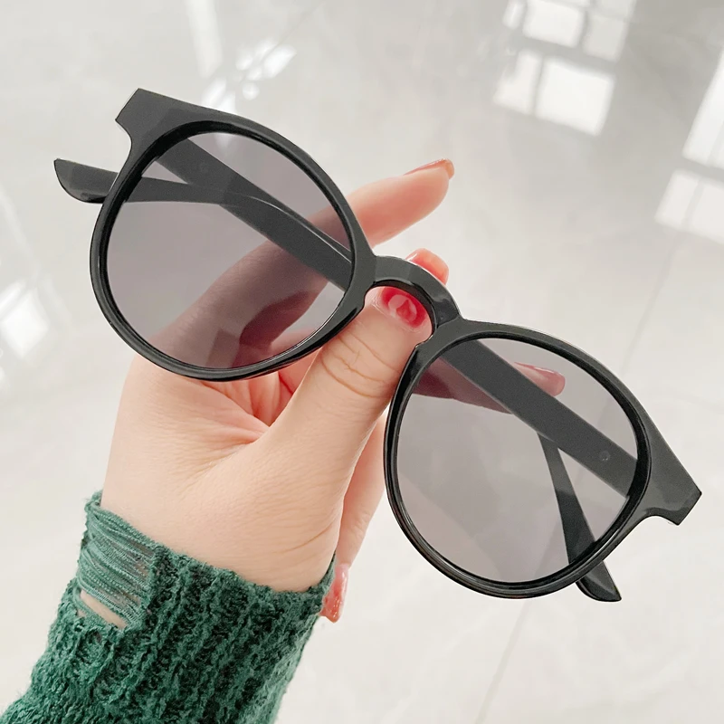Vintage Round Sunglasses Women Brand Designer Mirror Sun Glasses Female Fashion Retro Outdoor Travel Big Frame Oculos De Sol
Vintage Round Sunglasses Women Brand Designer Mirror Sun Glasses Female Fashion Retro Outdoor Travel Big Frame Oculos De Sol