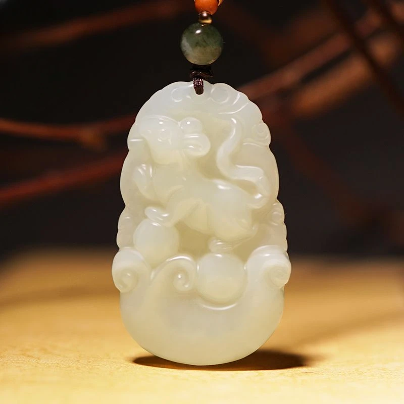 

UMQ Natural Hetian Jade Chinese Zodiac Pendants Male and Female Rabbit Rat Ox 2024 Animal Year Necklace Pendant