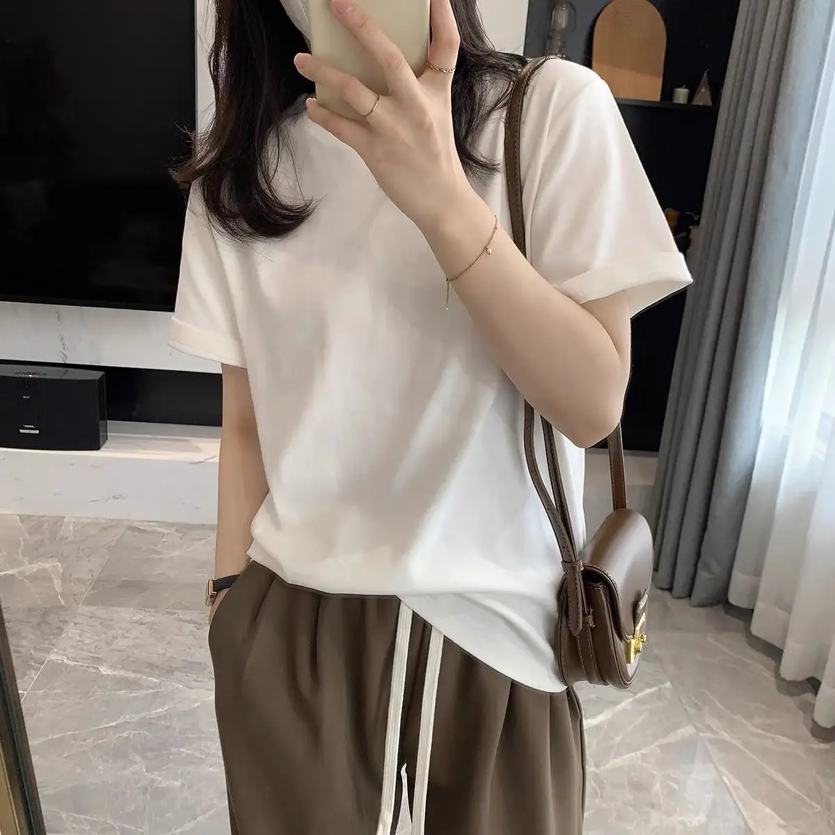 100% Pure Cotton White Loose Short Sleeved T-shirt for Women Spring 2023 New Summer Solid Color Base with A Round Neck Top Ins
100% Pure Cotton White Loose Short Sleeved T-shirt for Women Spring 2023 New Summer Solid Color Base with A Round Neck Top Ins