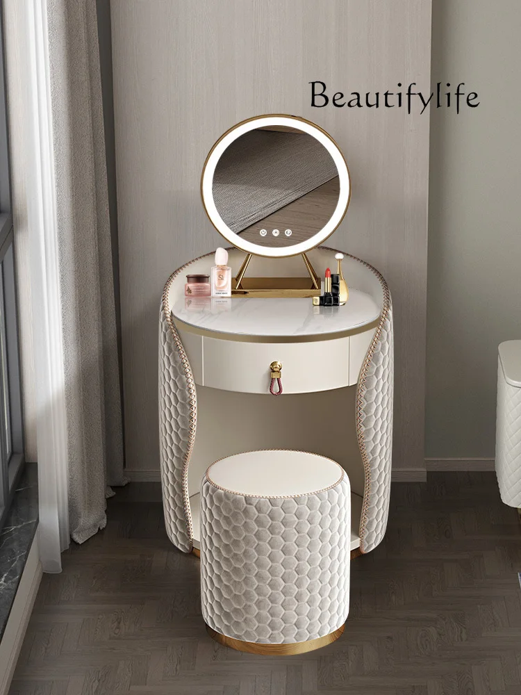Modern Simple round Dressing Table Master Bedroom Small Apartment Affordable Luxury Style Mini Princess Smart Makeup Mirror
Modern Simple round Dressing Table Master Bedroom Small Apartment Affordable Luxury Style Mini Princess Smart Makeup Mirror