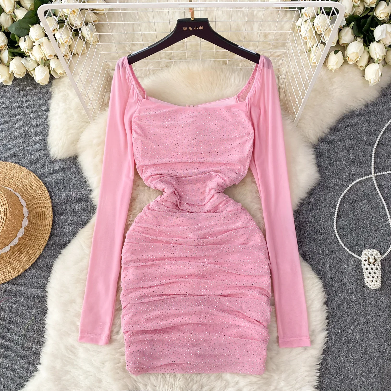 Sexy Nightclub Style Heavy Industry Hot Rolled Diamond Mesh Wrapped Hip Dress Women's Autumn Pleated Tight Slim Fit Short Dress
Sexy Nightclub Style Heavy Industry Hot Rolled Diamond Mesh Wrapped Hip Dress Women's Autumn Pleated Tight Slim Fit Short Dress