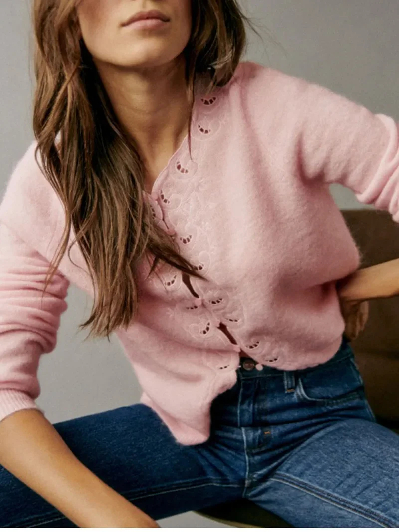 Women Sweater Lace Embroidery Hollow Trim Single Breasted Round Neck Long Sleeve Simple Female Cardigan
Women Sweater Lace Embroidery Hollow Trim Single Breasted Round Neck Long Sleeve Simple Female Cardigan
