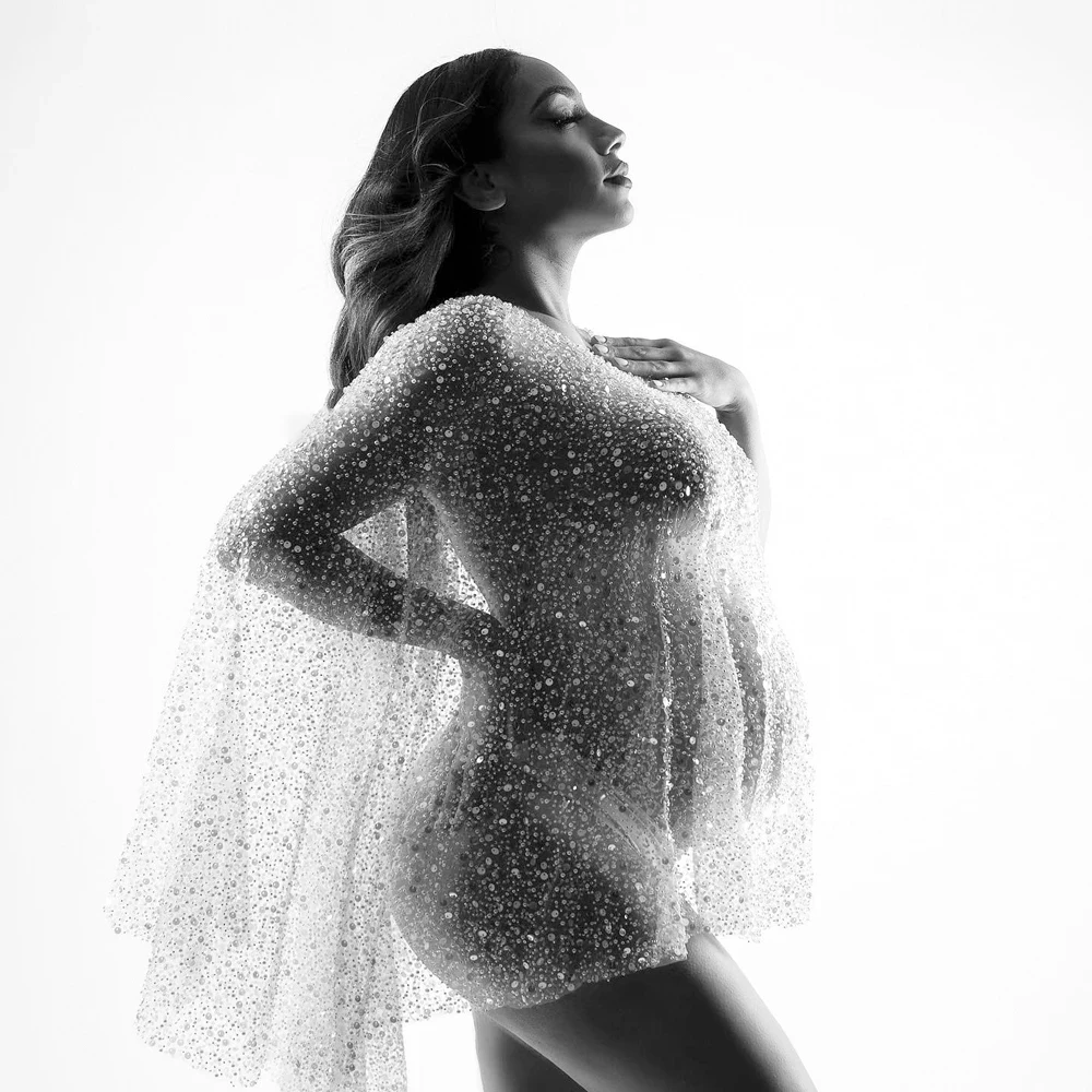 Maternity Dress Photography Props Cloak Sexy Transparent Sequins Beaded Pregnant Women Photography Pose Accessories
Maternity Dress Photography Props Cloak Sexy Transparent Sequins Beaded Pregnant Women Photography Pose Accessories