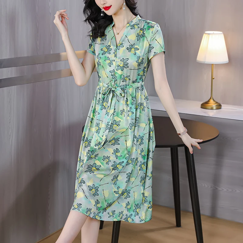 2023 Fashion Versatile Silk Printed Dress Women's Summer Elegant Fragmented V-Neck Loose Fit Casual Holiday Dress Vestidos
2023 Fashion Versatile Silk Printed Dress Women's Summer Elegant Fragmented V-Neck Loose Fit Casual Holiday Dress Vestidos