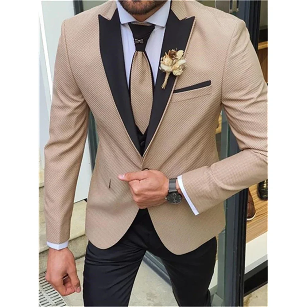 Khaki Men Suits Black Peaked Lapel Slim Fit Wedding Groomsmen Fashion 3 Piece Jacket Pants Vest Luxury Outfits Set Customized
Khaki Men Suits Black Peaked Lapel Slim Fit Wedding Groomsmen Fashion 3 Piece Jacket Pants Vest Luxury Outfits Set Customized