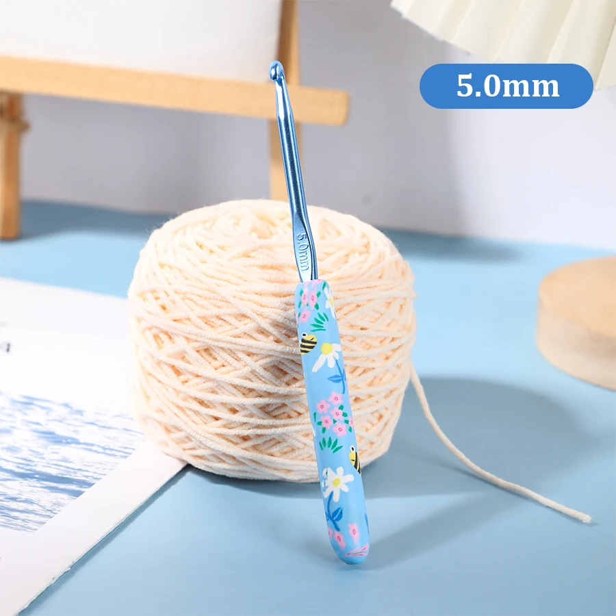 1Pcs/2.0-10.0mm Little Bee Print Crochet Hooks Crochet Needles for Beginners and Knitting Crocheting Yarn DIY Crafts Supplies 1Pcs/2.0-10.0mm Little Bee Print Crochet Hooks Crochet Needles for Beginners and Knitting Crocheting Yarn DIY Crafts Supplies