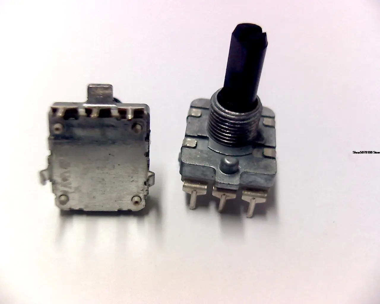 Ec16 encoding switch power amplifier volume encoder 16 encoder pulse switch is in stock Original New Quick Shipping
Ec16 encoding switch power amplifier volume encoder 16 encoder pulse switch is in stock Original New Quick Shipping
