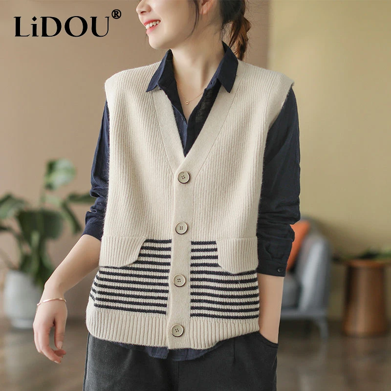 2023 Spring Autumn New V-neck Sleeveless Sweater Vest Women Vintage Striped Contrast Color Button Cardigan Vintage All-match Top
2023 Spring Autumn New V-neck Sleeveless Sweater Vest Women Vintage Striped Contrast Color Button Cardigan Vintage All-match Top