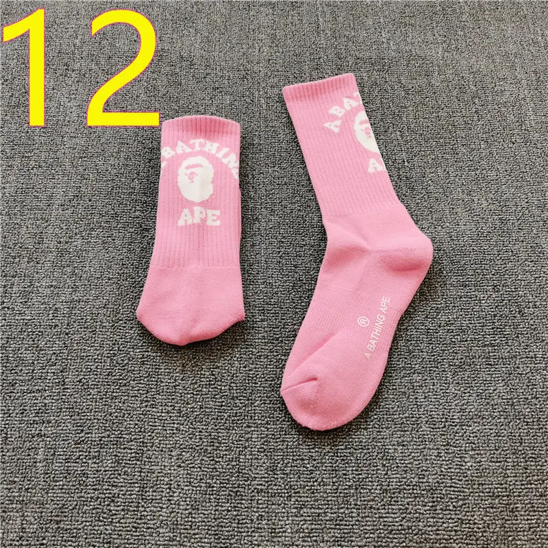 Calcetines de tubo medio bordados, de algodón grueso, para monopatín, baloncesto, deportes, venta al por mayor Calcetines de tubo medio bordados, de algodón grueso, para monopatín, baloncesto, deportes, venta al por mayor