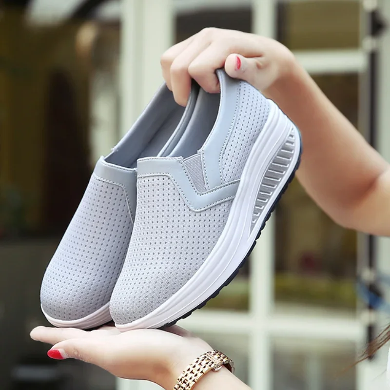 

Women Breathable Mesh Shoes Fashion Platform Wedges Sneakers Female Outdoor Running Shoes Vulcanized Shoes Zapatillas Mujer 2024
