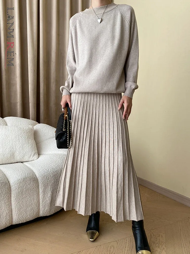 LANMREM 2024 Spring New 2 Piece Set Women Knitted Sweater Pleated A-line Skirt Solid Color Fashion Female Clothing 2AA3756
LANMREM 2024 Spring New 2 Piece Set Women Knitted Sweater Pleated A-line Skirt Solid Color Fashion Female Clothing 2AA3756