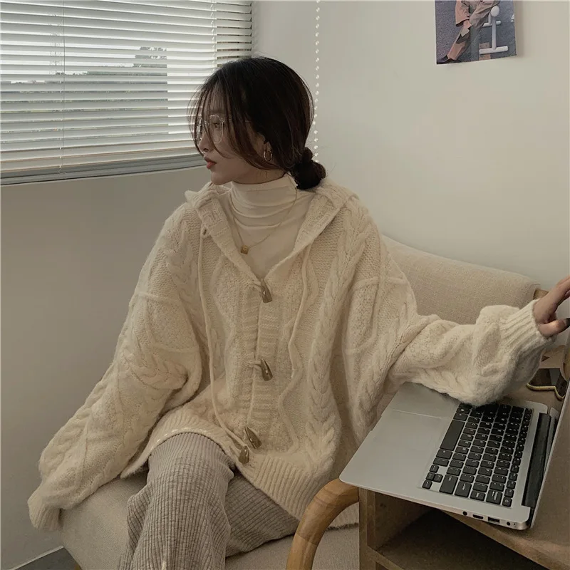 Hooded Horn Button Knitted Cardigan Jacket Autumn and Winter Loose Outer Wear 2022 New Design Feeling Lazy Style Women's Sweater
Hooded Horn Button Knitted Cardigan Jacket Autumn and Winter Loose Outer Wear 2022 New Design Feeling Lazy Style Women's Sweater