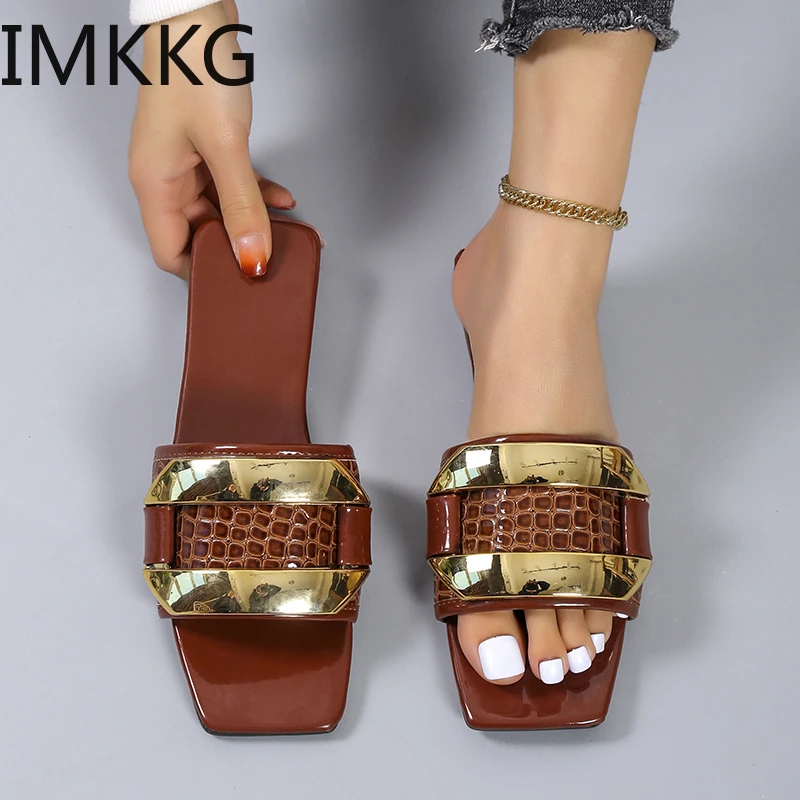 2022 Brand Design Metal Buckle Slippers Women Flat Slip On Slides Outdoor Flip Flops Sandals Summer Shoes Soft Zapatillas Mujer
2022 Brand Design Metal Buckle Slippers Women Flat Slip On Slides Outdoor Flip Flops Sandals Summer Shoes Soft Zapatillas Mujer