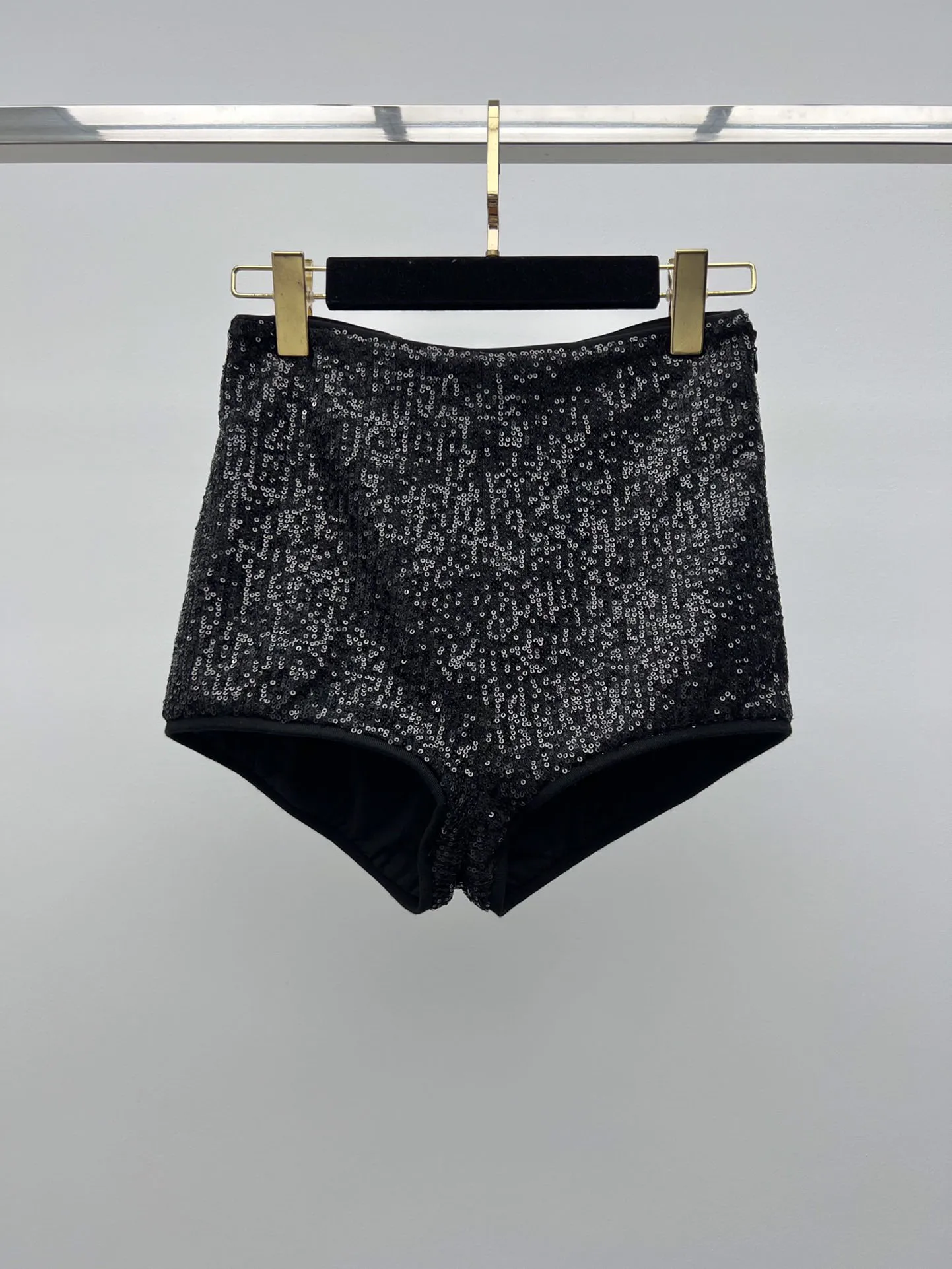 

2024 Spring/Summer New Women's Wear High Waist Embroidered Sequins Hidden Side Zipper Closure Shorts 0420