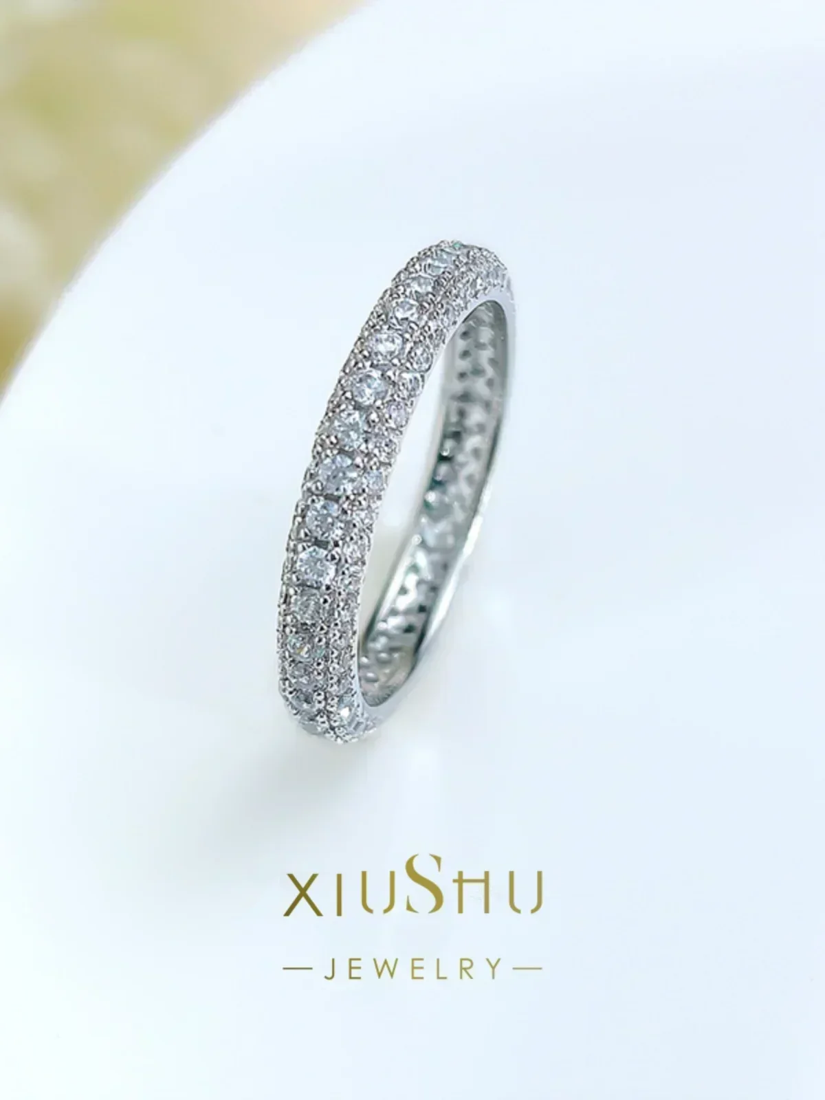 

Desire Fashionable and Luxurious Full Diamond Inlaid Ring with Inset Style Niche Daily Wear 925 Silver High Carbon Diamonds