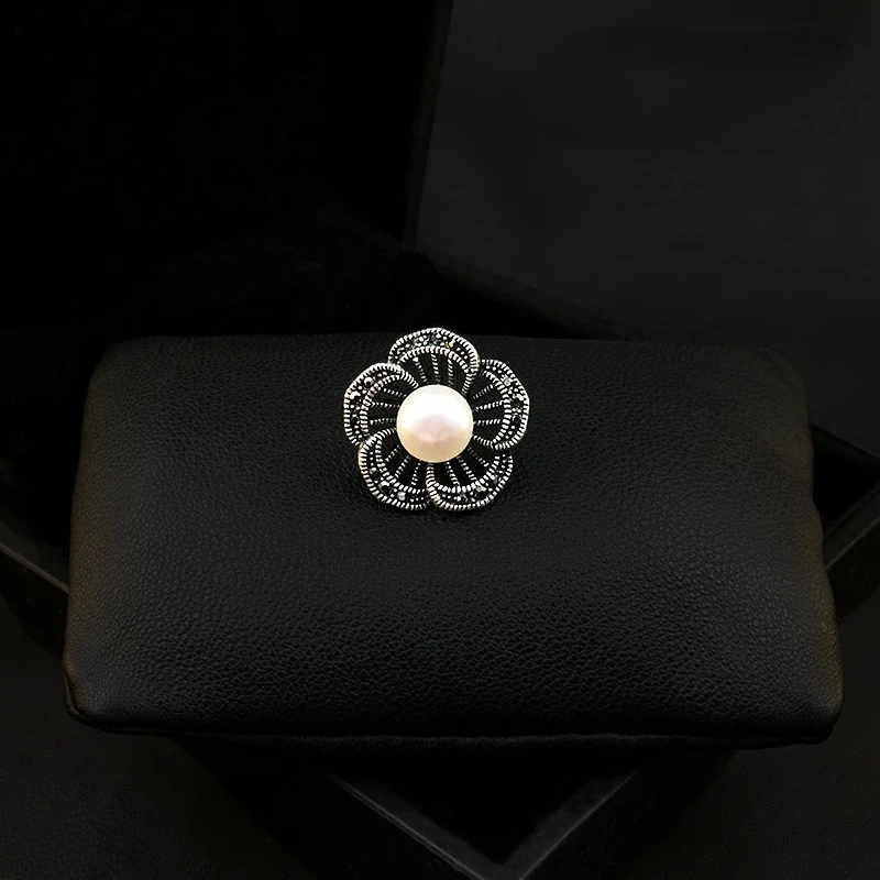Freshwater Pearl Flower Small Brooch Original Design Vintage Accessories Women's Suit Sweater Cardigan Buckle Rhinestone Jewelry
Freshwater Pearl Flower Small Brooch Original Design Vintage Accessories Women's Suit Sweater Cardigan Buckle Rhinestone Jewelry