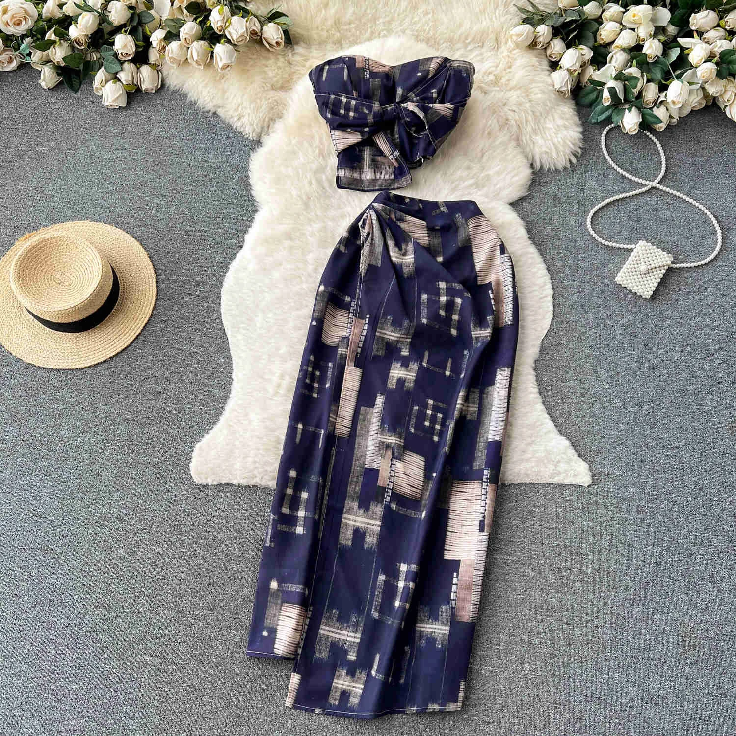 You&We Printed Fashion Summer 2 Pieces Set for Women Sexy Strapless Sleeveless short Crop Top and Split Irregular Skirt Suits
You&We Printed Fashion Summer 2 Pieces Set for Women Sexy Strapless Sleeveless short Crop Top and Split Irregular Skirt Suits