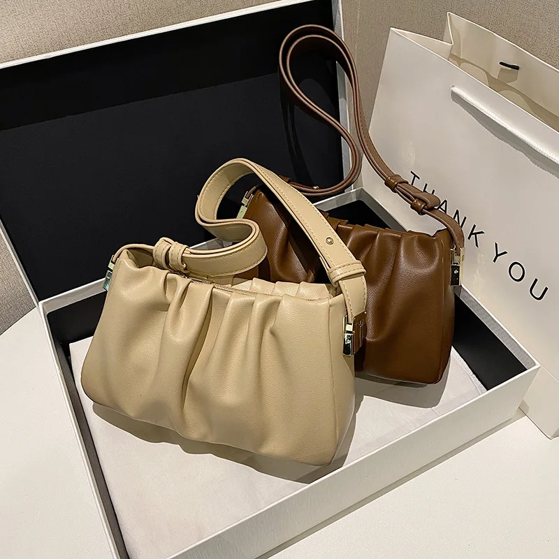 Small crowd design pleated cloud bag for women 2023 new high-end single shoulder underarm bag fashion ins crossbody bag
Small crowd design pleated cloud bag for women 2023 new high-end single shoulder underarm bag fashion ins crossbody bag