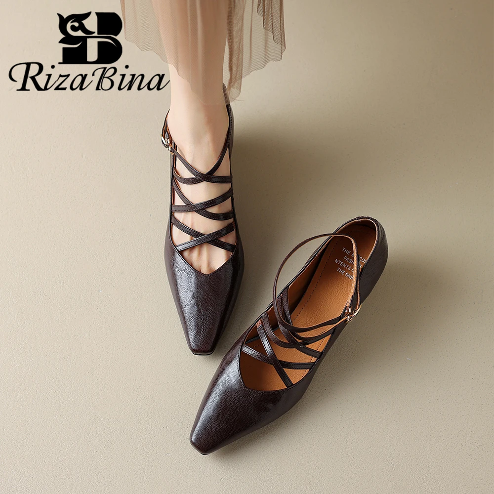 Туфли-лодочки женские из овечьей кожи на плоской подошве с перекрестной шнуровкой и острым носком
Туфли-лодочки женские из овечьей кожи на плоской подошве с перекрестной шнуровкой и острым носком