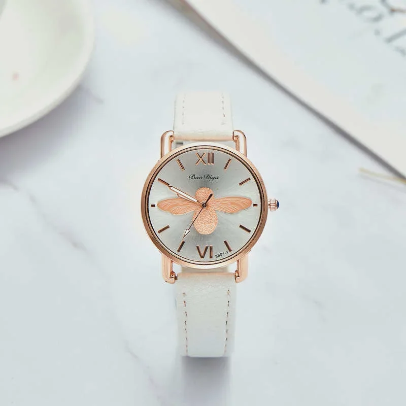 New Little Bee Watch Female Light Small Vertical Watch Women's Fashion Simple Quartz Watch
New Little Bee Watch Female Light Small Vertical Watch Women's Fashion Simple Quartz Watch