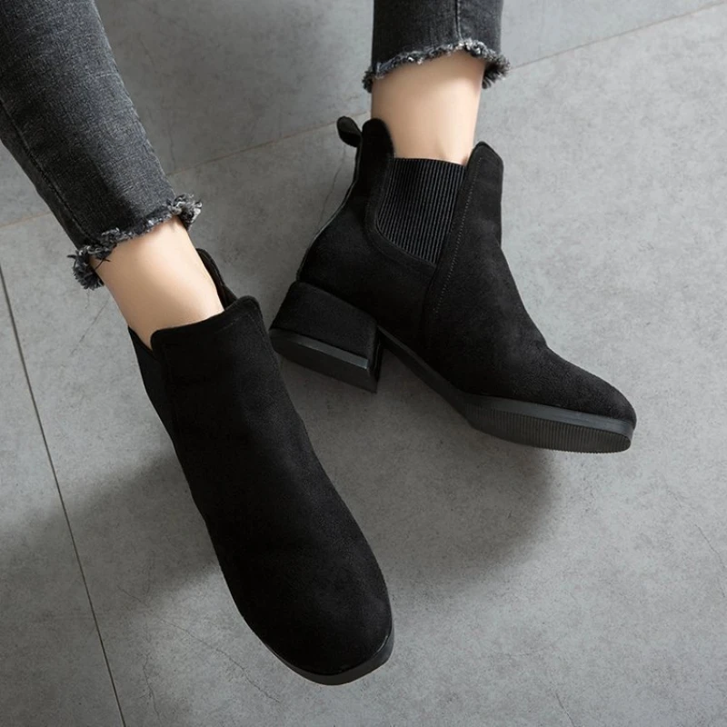 Winter Women New Chelsea Boots Ankle RoundToe Square Heel shoe Solid Casual Comfort shoes fashion trendy ladies short boot Botas Winter Women New Chelsea Boots Ankle RoundToe Square Heel shoe Solid Casual Comfort shoes fashion trendy ladies short boot Botas