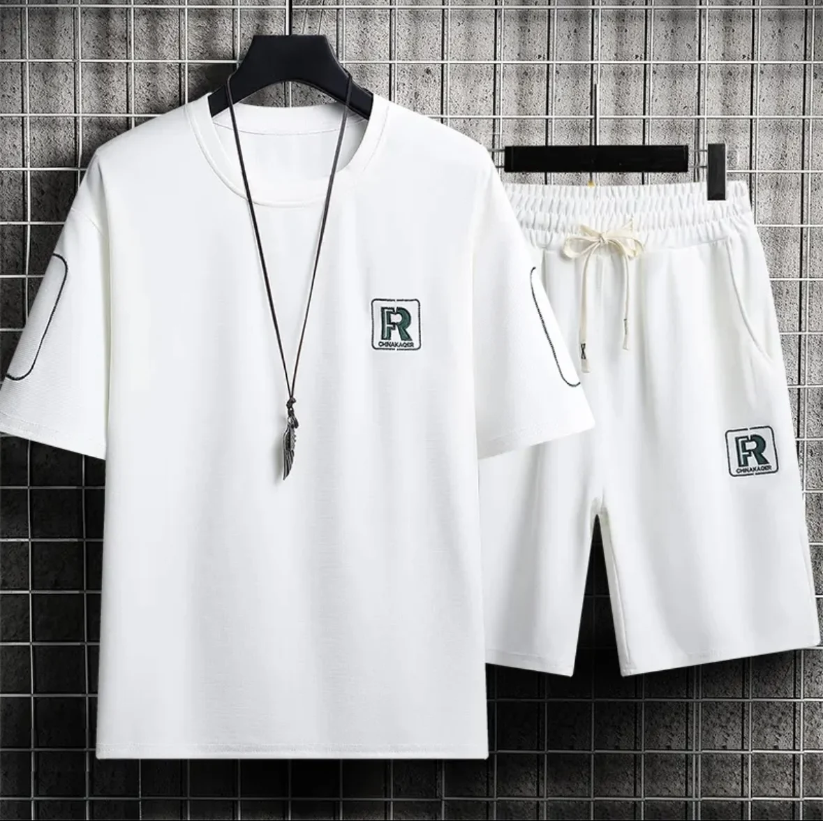 2024 new men's sportswear fitness set running suit casual T-shirt+shorts set breathable jogging sportswear 2-piece set for men
2024 new men's sportswear fitness set running suit casual T-shirt+shorts set breathable jogging sportswear 2-piece set for men