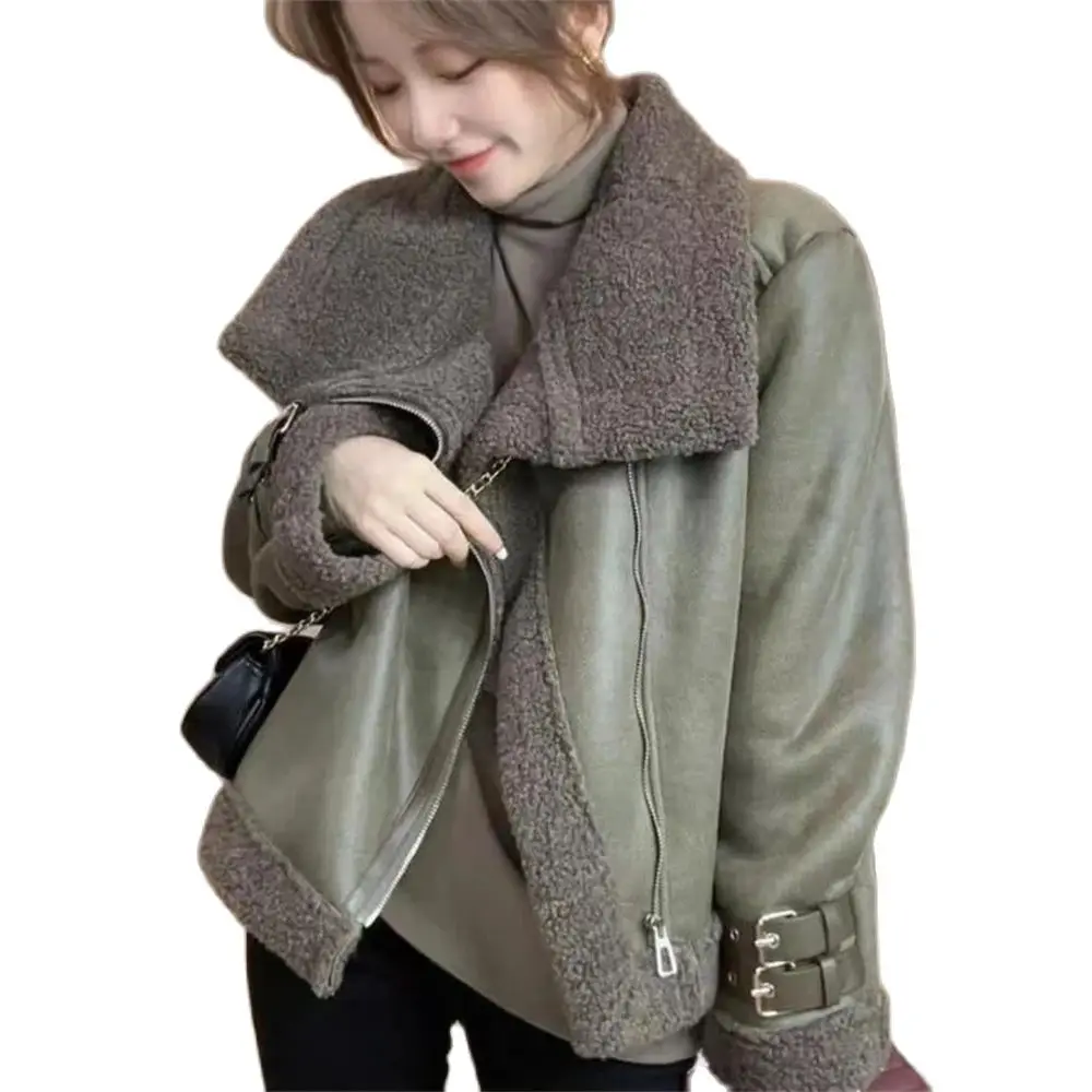 Lapel Collar Fur Integrated Thicken Jacket Women Zipper Double Pocket Warm Coat 2024 Autumn Winter Fashion Lady Street Outwear
Lapel Collar Fur Integrated Thicken Jacket Women Zipper Double Pocket Warm Coat 2024 Autumn Winter Fashion Lady Street Outwear