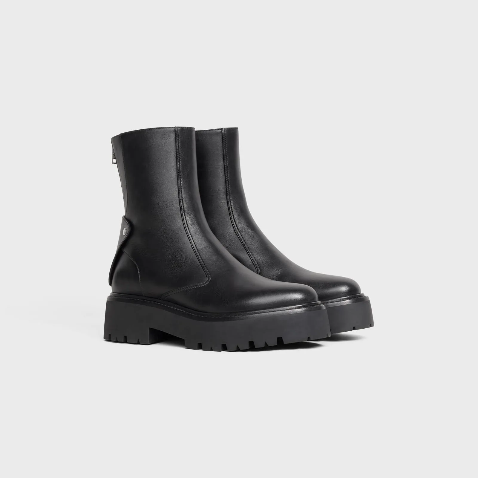 Women's Shoes Bulky Boots With Back Zip In Calfskin Logo Brand Vipol 9992307261048
Women's Shoes Bulky Boots With Back Zip In Calfskin Logo Brand Vipol 9992307261048