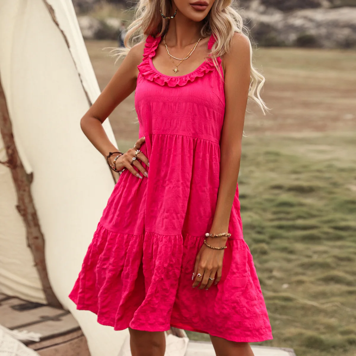 Женские платья 2023, летние маленькие милые платья с лямкой на шее
Женские платья 2023, летние маленькие милые платья с лямкой на шее